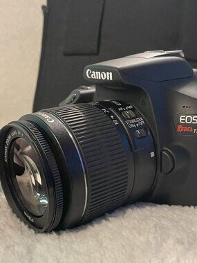 Canon EOS Rebel T5 Digital SLR w 18-55mm IS II Lens w/ acc - read below